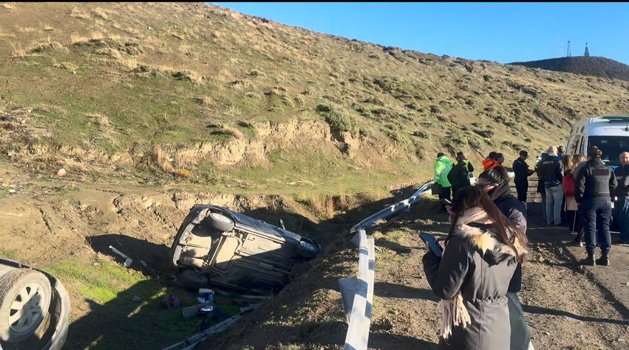 Accidente en la Ruta 3 de Comodoro Rivadavia: volcó un auto tras choque
