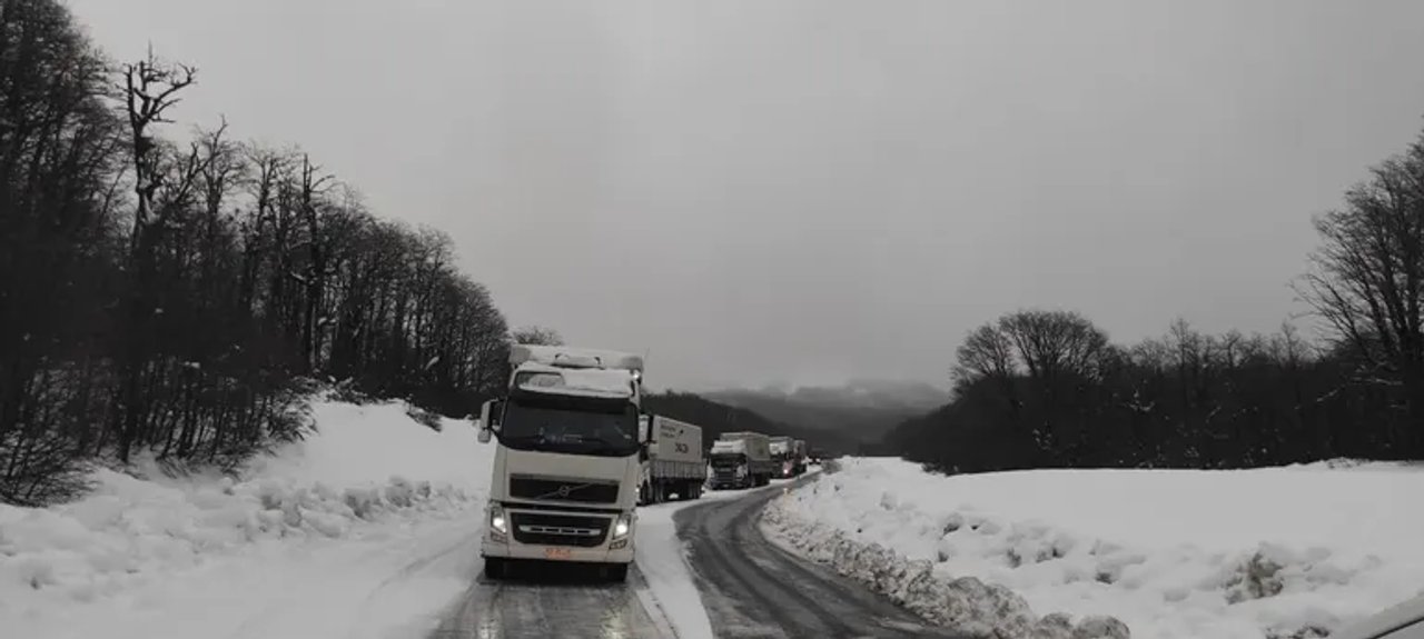 Rutas y pasos fronterizos en Neuquén: Pino Hachado cerrado por condiciones extremas
