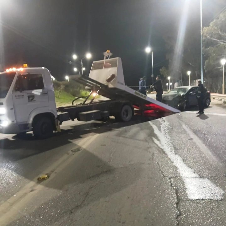 Accidente en la Curva del Chalet Huergo: conductor huye tras chocar varios vehículos
