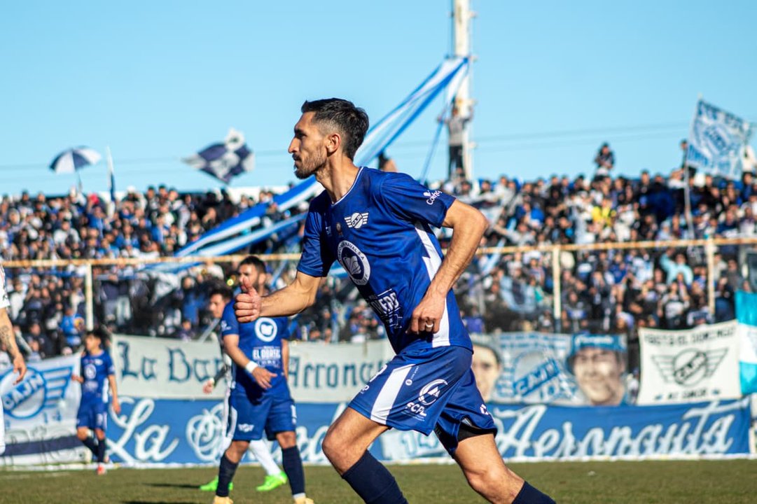 Jorge Newbery triunfa sobre Huracán y alcanza la cima del Regional Federal