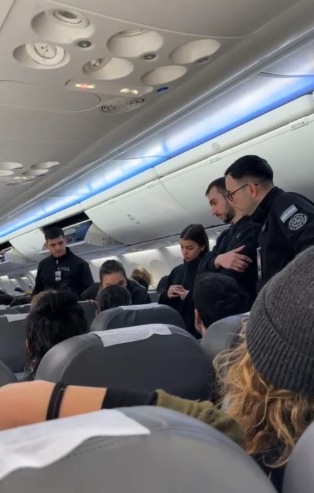 Incidente entre pasajeros demoró vuelo de Chapelco a Aeroparque