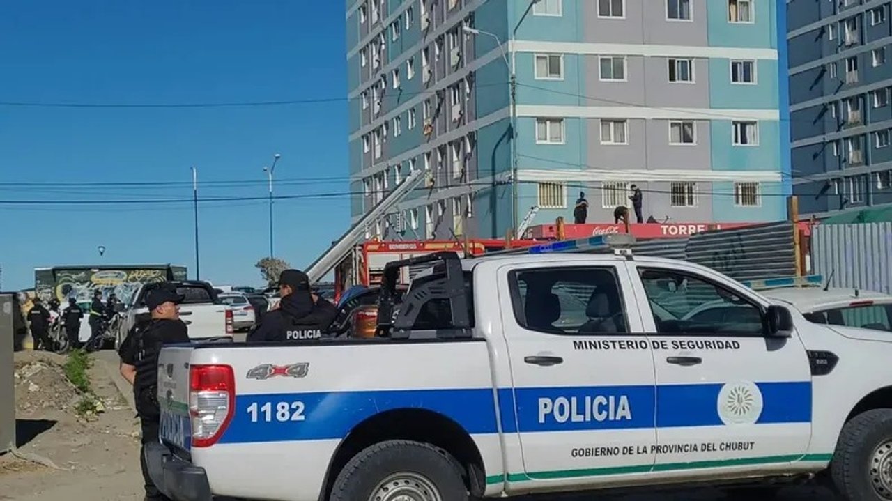 Liberan a la niñera del niño que falleció tras caer de un séptimo piso en Comodoro