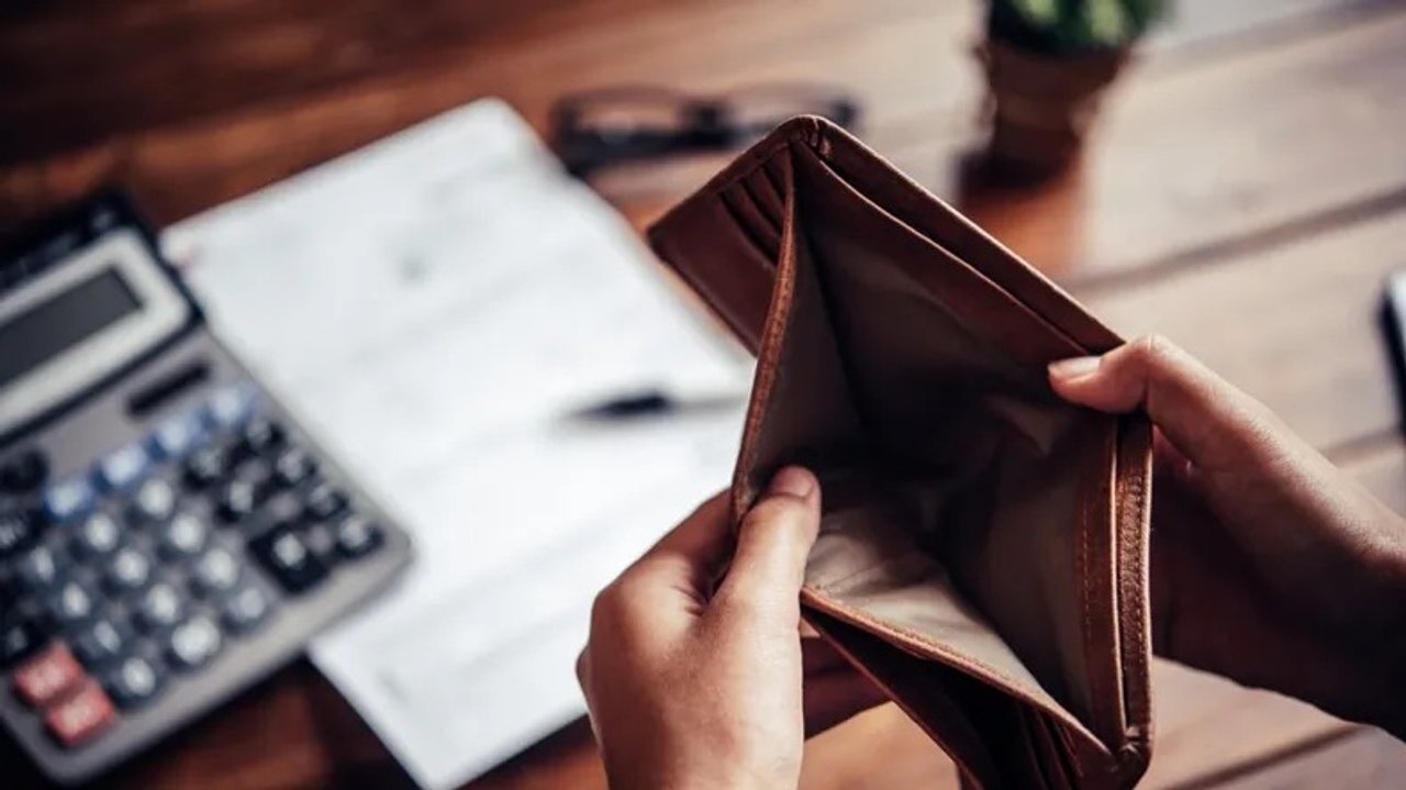 El 75% de los argentinos recorta gastos ante la crisis económica