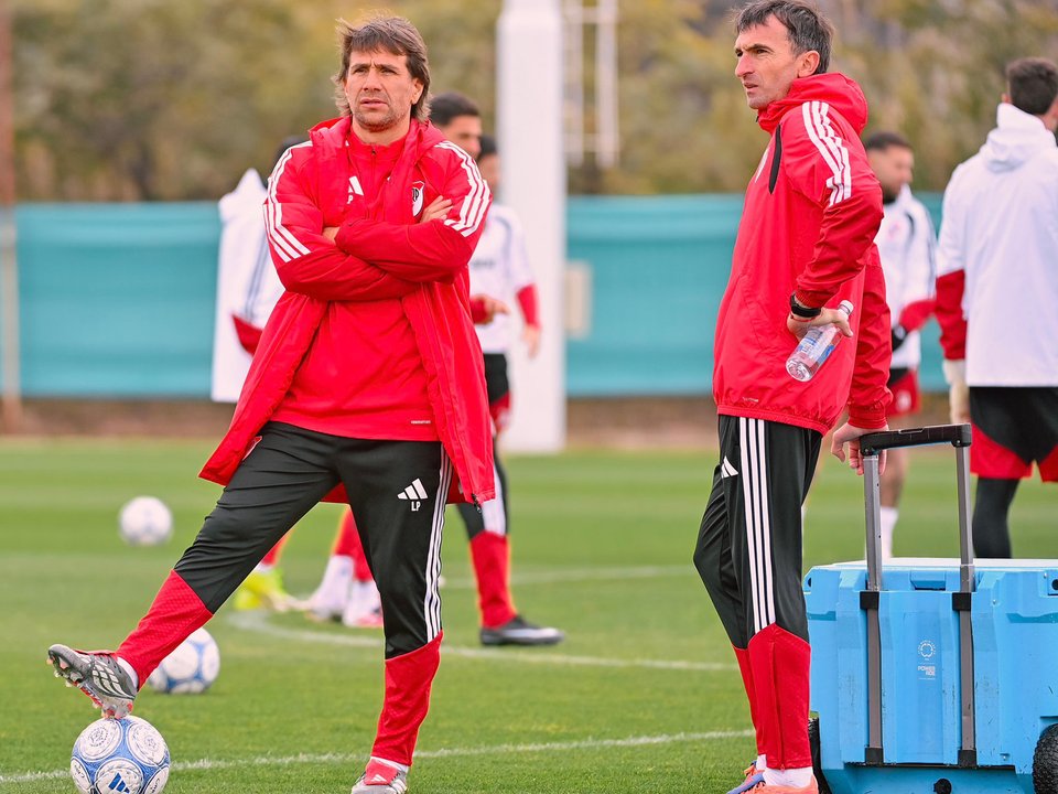 River busca un triunfo clave ante Huracán para volver a la Libertadores