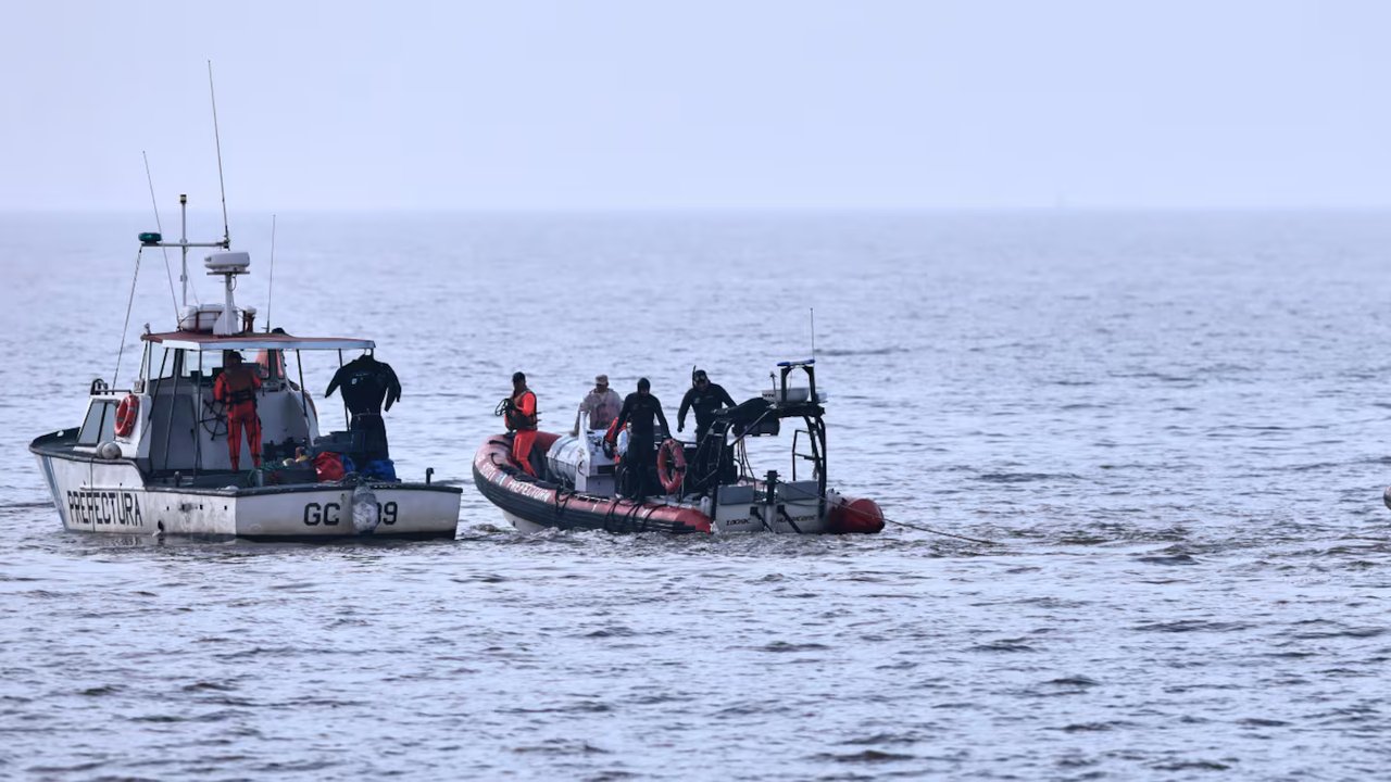 Búsqueda de dos kayakistas desaparecidos en Santa Teresita durante un temporal