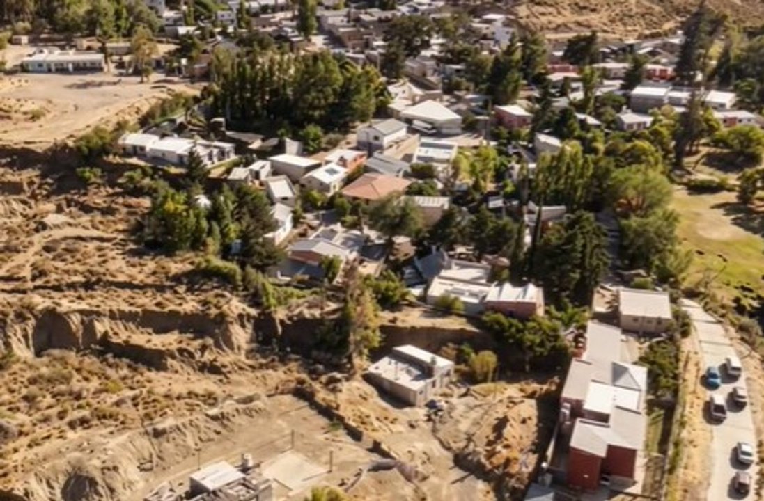 Entregarán 40 lotes a familias afectadas por el deslizamiento del Cerro Hermitte