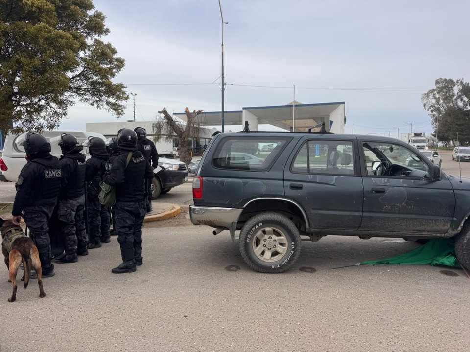 Identifican al conductor que intentó atropellar a manifestantes en Comodoro Rivadavia