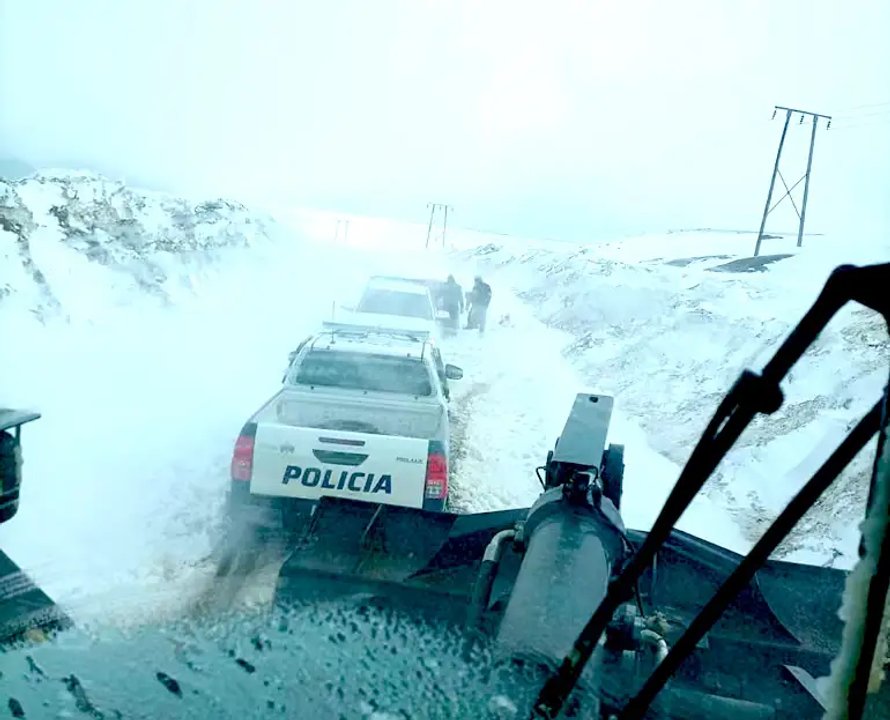 Rescatada familia neuquina atrapada por tormenta en la Ruta 13