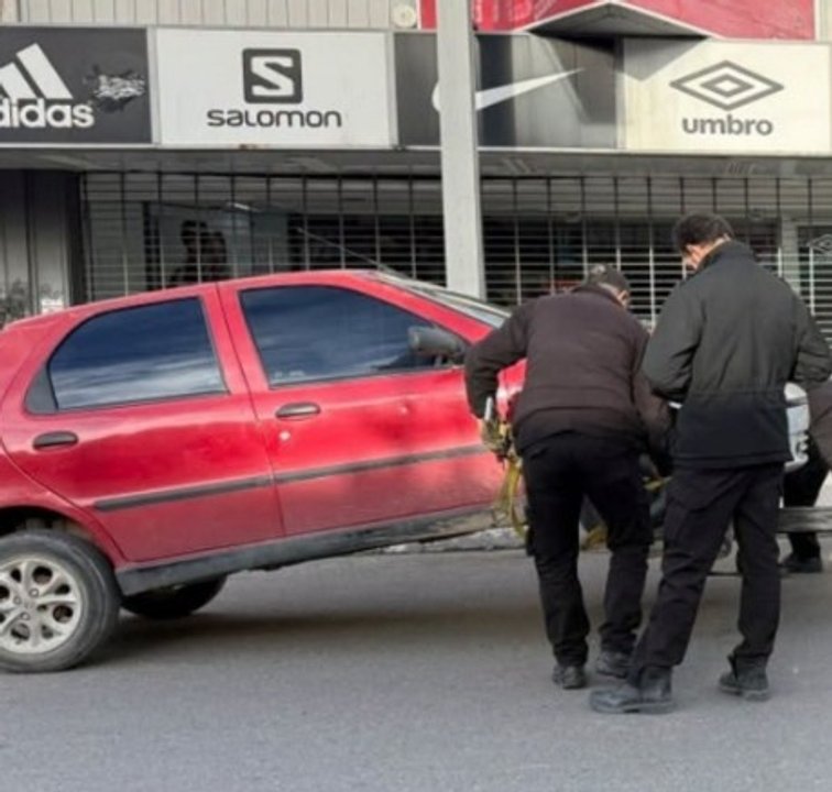 Secuestran autos que hacían viajes por Uber en Trelew antes del lanzamiento oficial