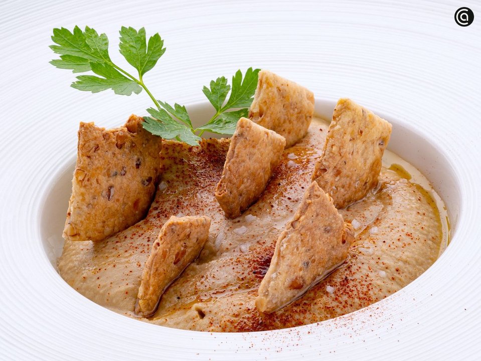 Hummus de berenjena asada: un dip delicioso para compartir