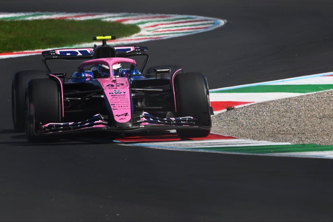 Colapinto abandona en Azerbaiyán tras choque con Gasly y Norris