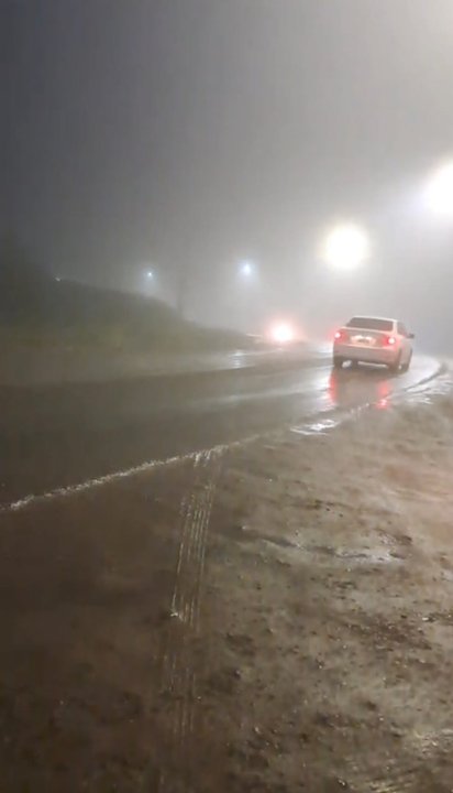 Precaución en Roque González y Camino Centenario por neblina
