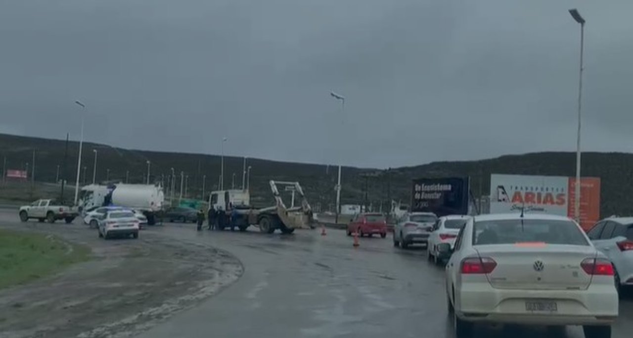 Demoras en rutas 3 y 26 por camión detenido en el cruce