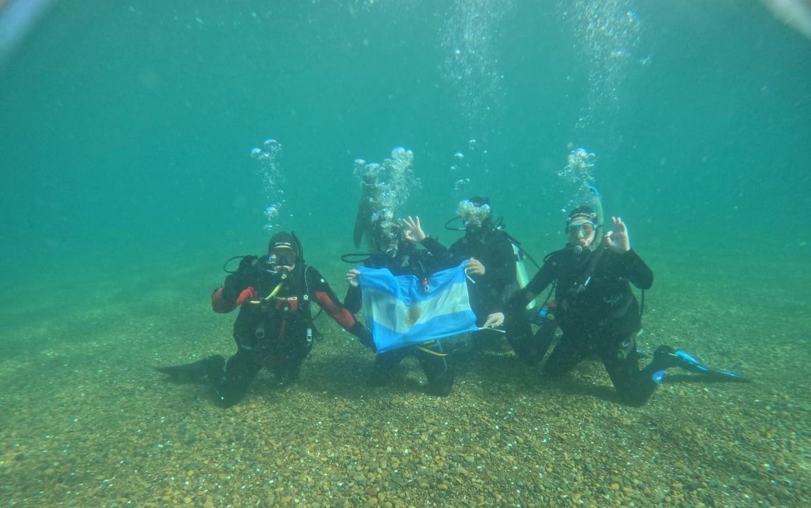 Nace una propuesta de buceo en Camarones para explorar el naufragio del Vapor Villarino