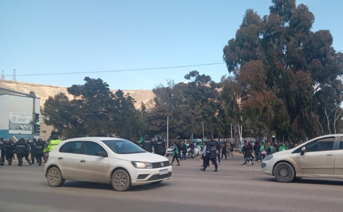 Paro de ATE en Comodoro por reclamos salariales y pase a planta
