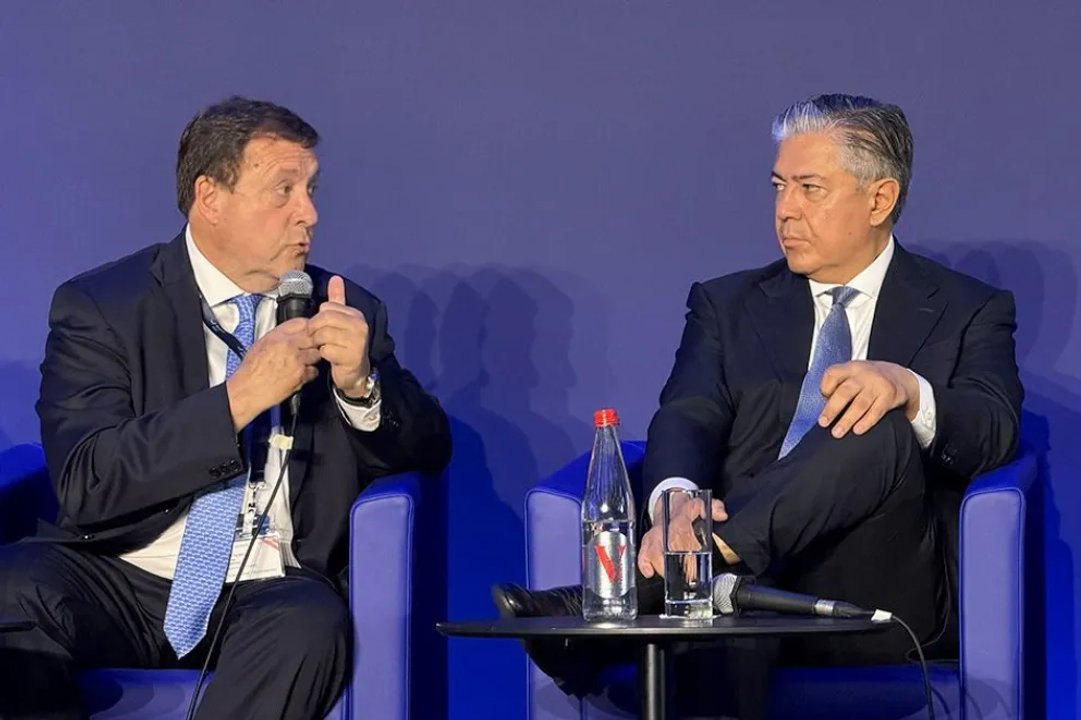 Rolando Figueroa presenta estrategia de Vaca Muerta en París