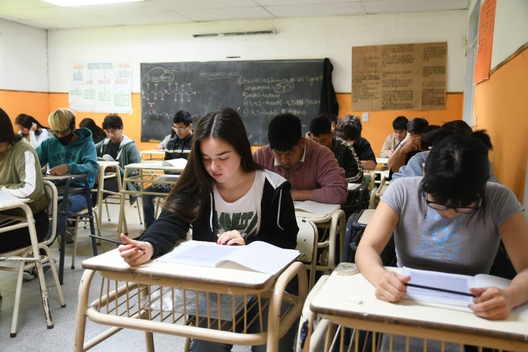 Inscripciones para primer año de secundaria en Chubut: fechas y detalles