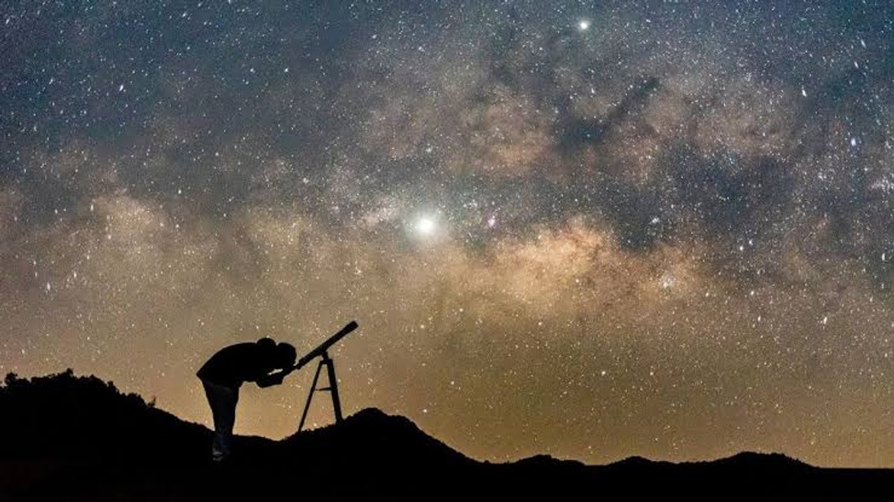 Sarmiento presentará astroturismo en el Bosque Petrificado
