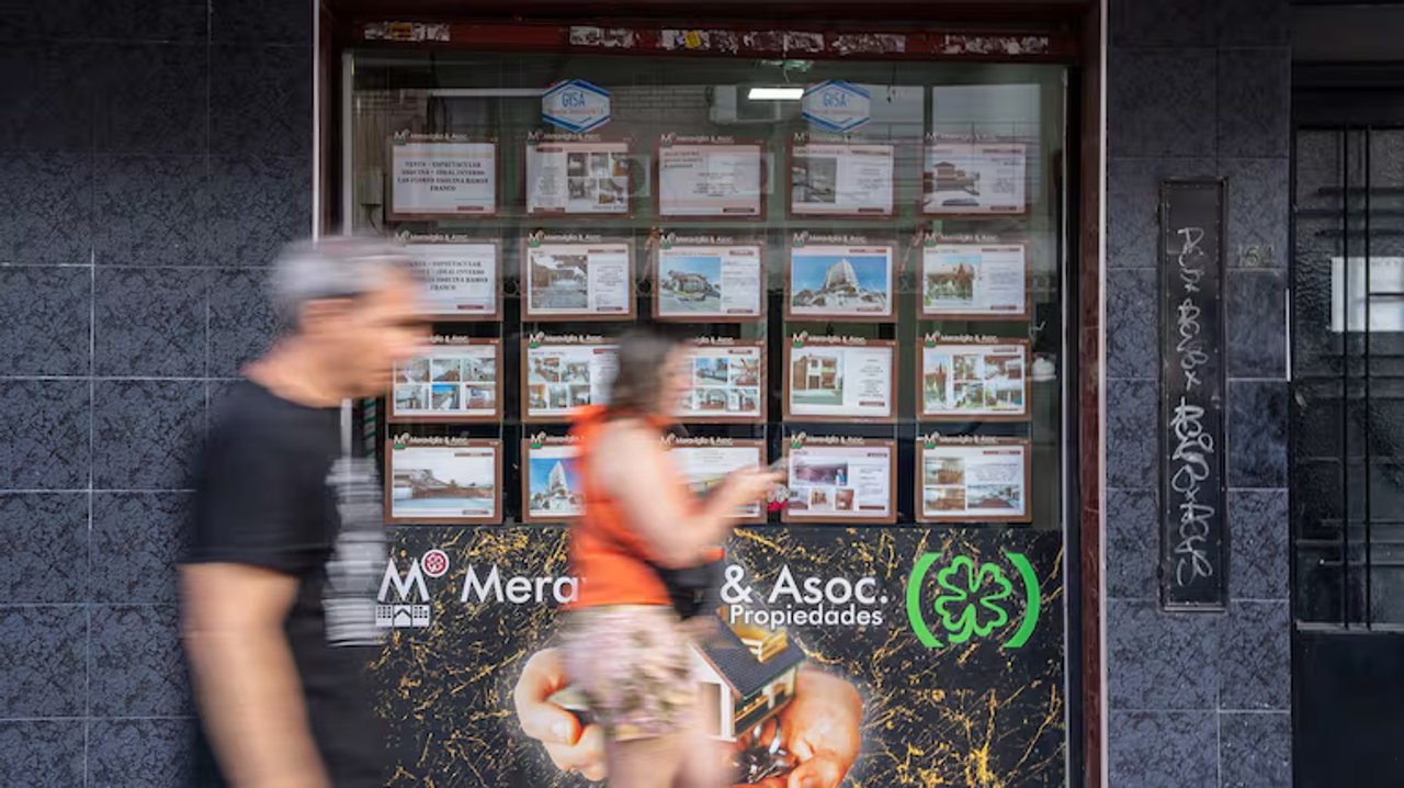 El 83% de los argentinos recortó gastos esenciales para pagar la vivienda