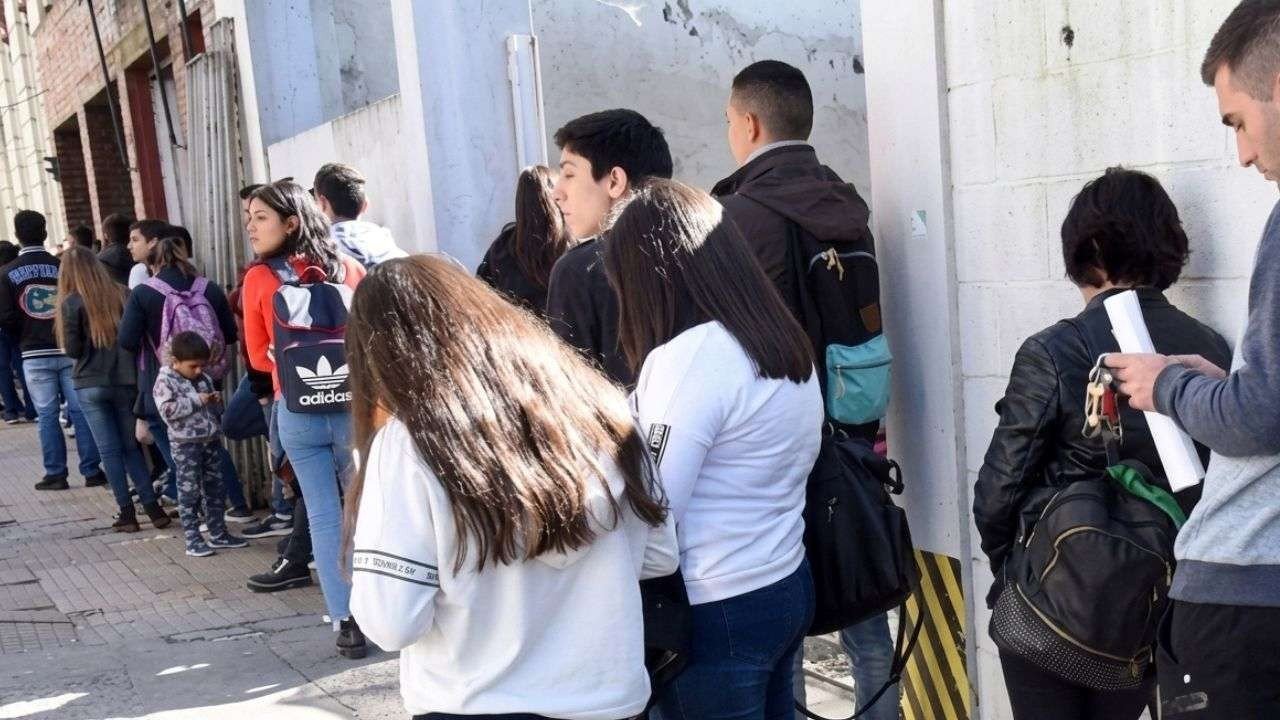 Cierre de empresas y descenso del empleo formal tras la reforma laboral