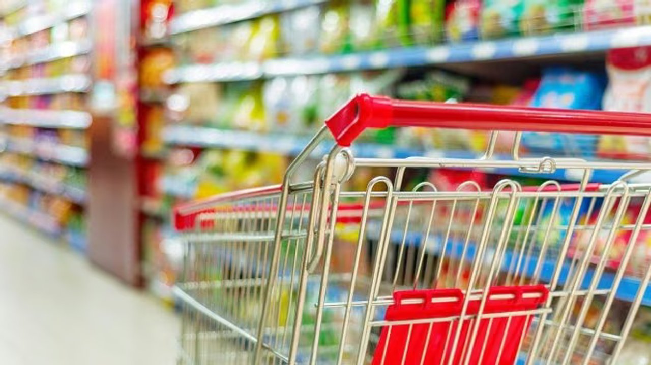 Aumento de precios de alimentos alcanzó el 4,3% en un mes