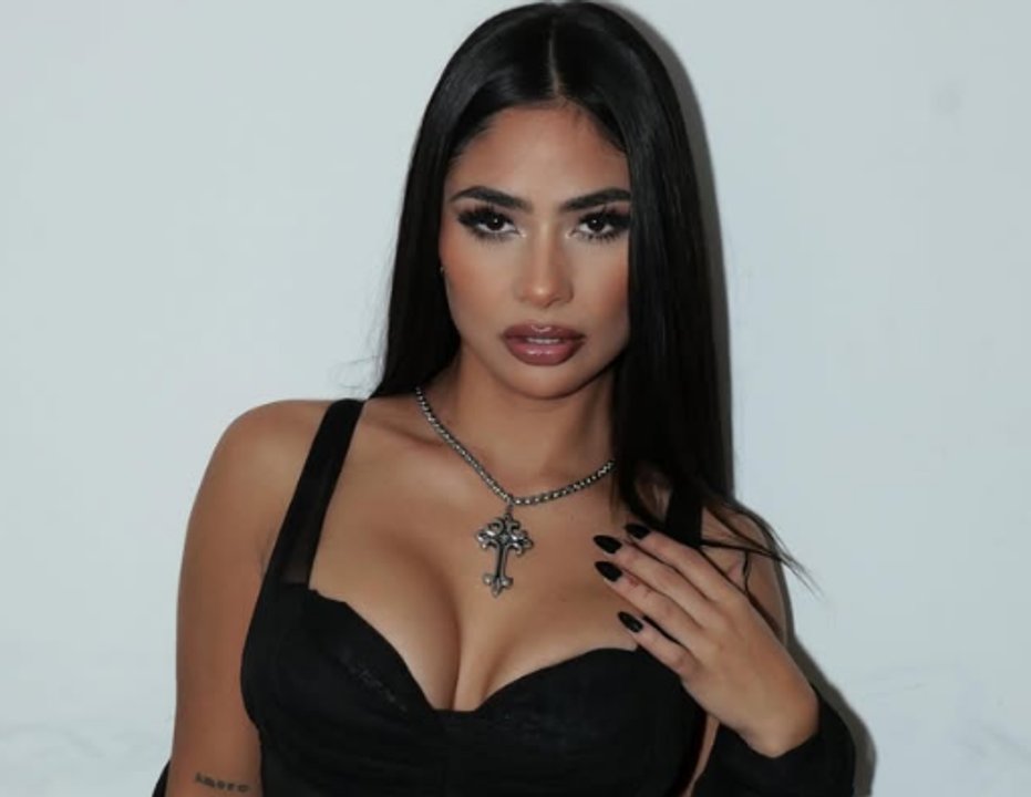 Daniela Celis lanza convocatoria para conocer pareja