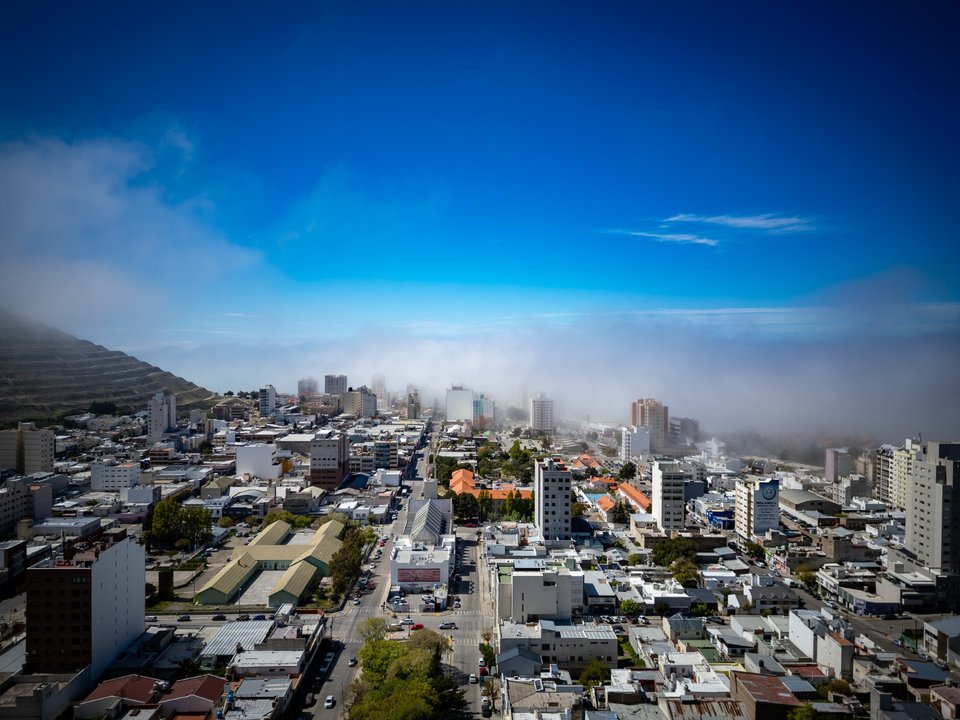 Clima en Comodoro: neblina, viento y fuertes lluvias