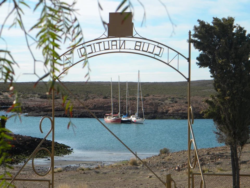 Chubut aclara su posición sobre el Club Náutico YPF en Caleta Sara
