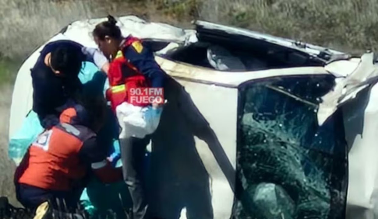 Fallece un hombre tras volcar su auto en la Ruta 3 en Tierra del Fuego