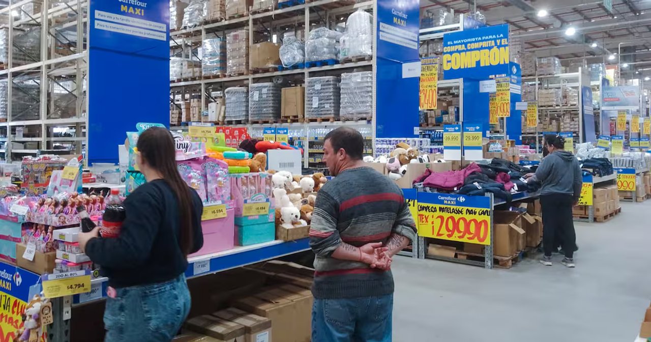 Las ventas de supermercados en caída: el uso de tarjetas se dispara