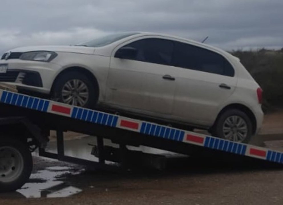 Detienen a dos hombres intentando abrir un auto en El Doradillo, Puerto Madryn