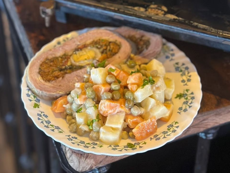 Cómo preparar matambre arrollado, un clásico de mesa