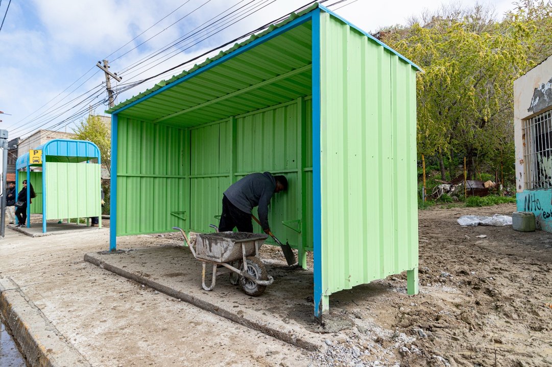 Inauguran nueva garita de colectivos frente al Hospital Regional de Comodoro Rivadavia
