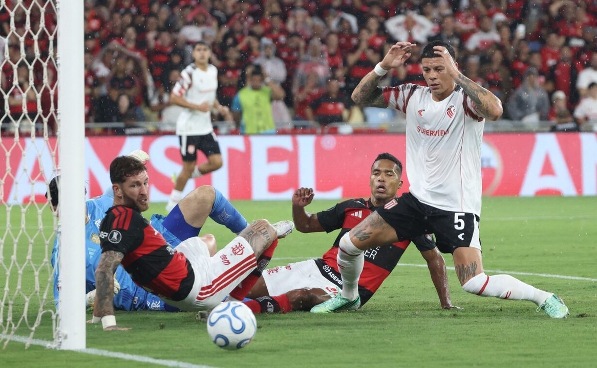Flamengo cuestiona la inclusión de Marcos Rojo en Estudiantes ante la CONMEBOL