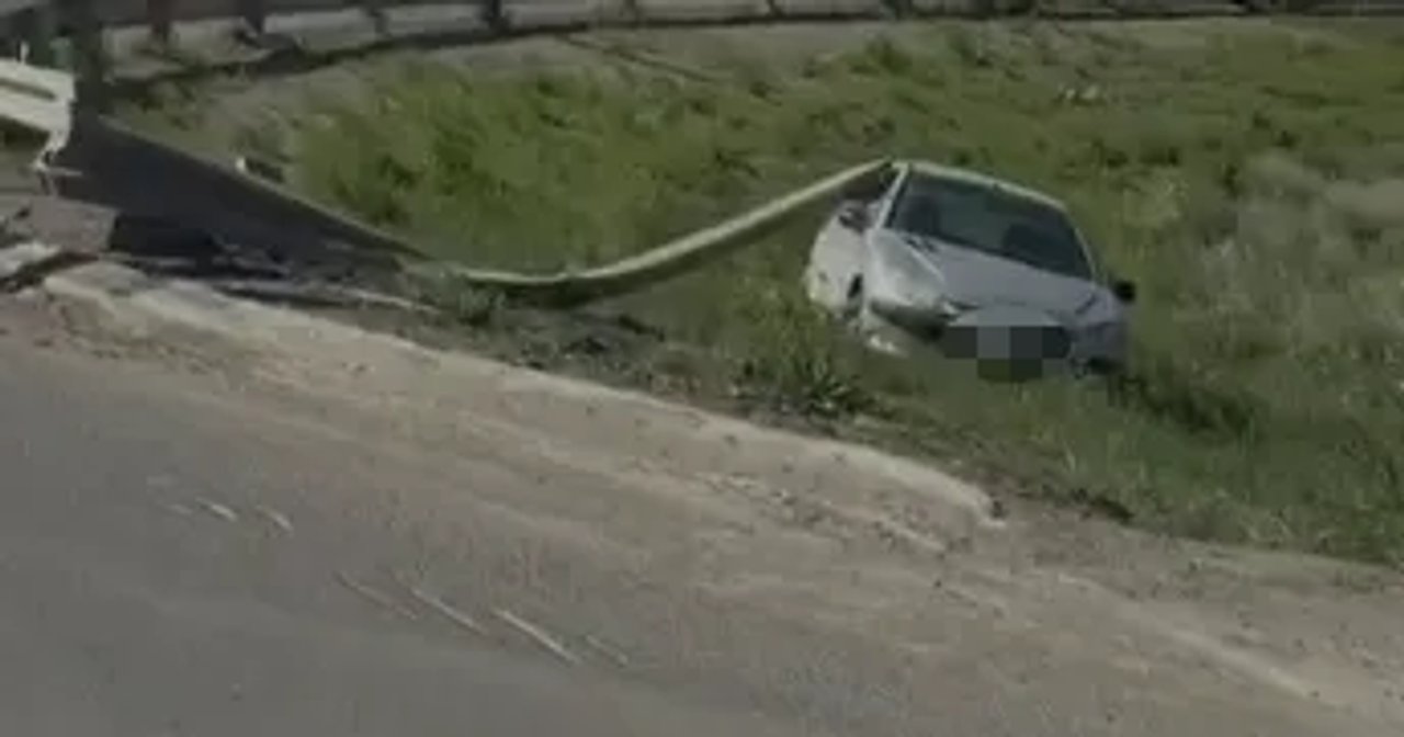 Accidente en la intersección de las rutas 3 y 26: auto fuera de control
