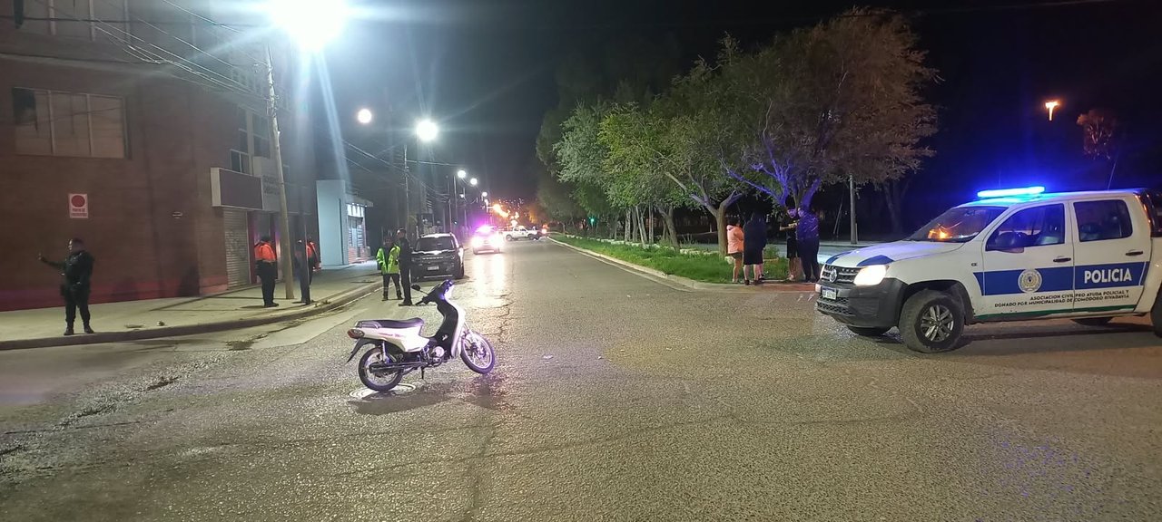Dos accidentes en avenida Kennedy dejan a dos mujeres en el hospital de Comodoro