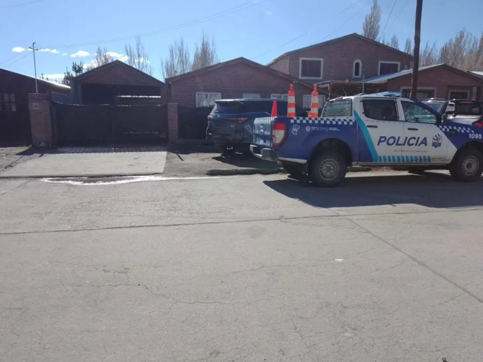 Ataque en Perito Moreno: cinco hombres intentaron robarle a un joven